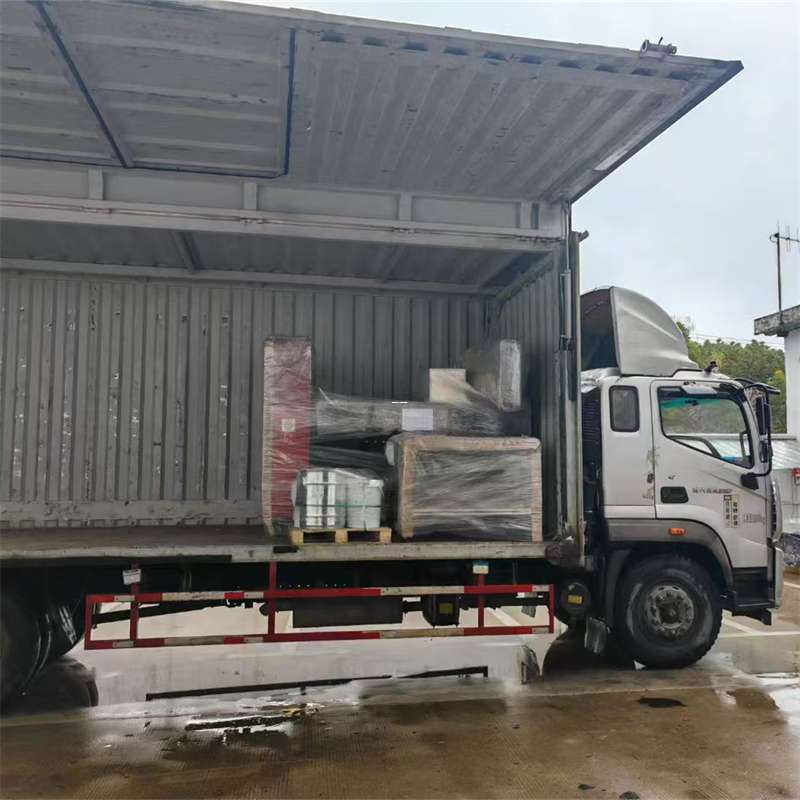 城关区富蕴县物流专线：打通运输新通道